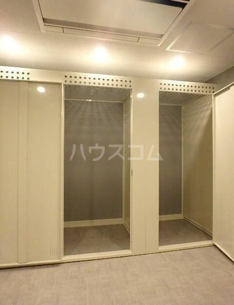 20/29 エントランス