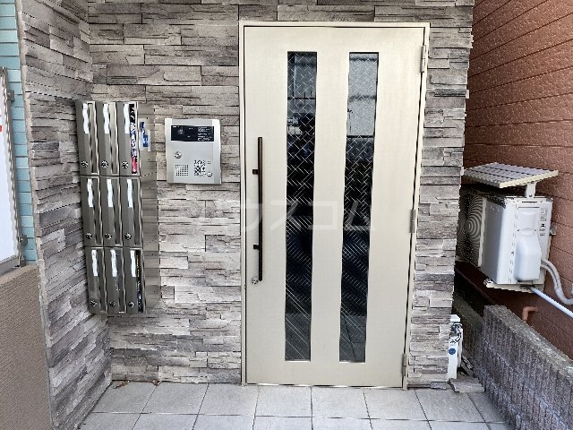 2/8 エントランス