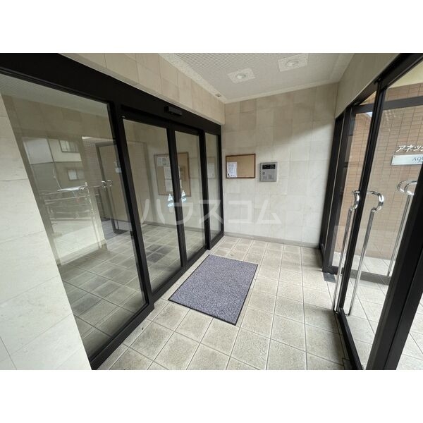 2/5 エントランス