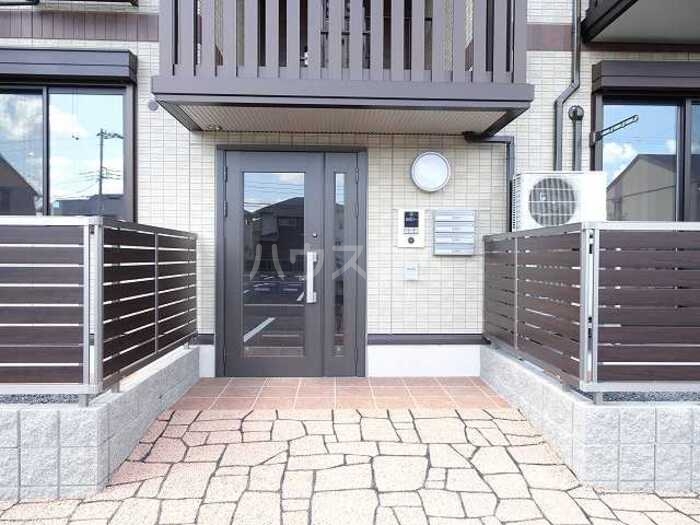 16/22 エントランス