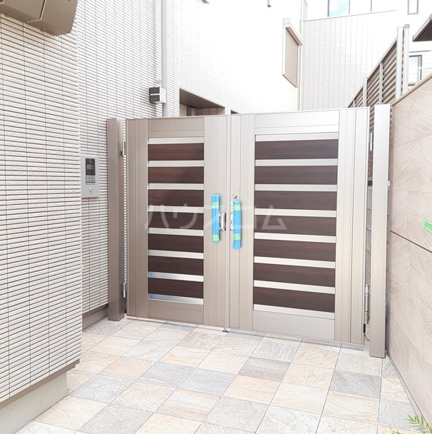 3/7 エントランス