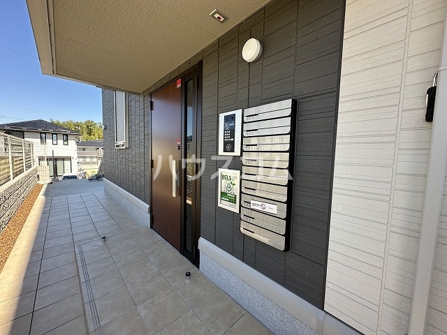 18/22 エントランス