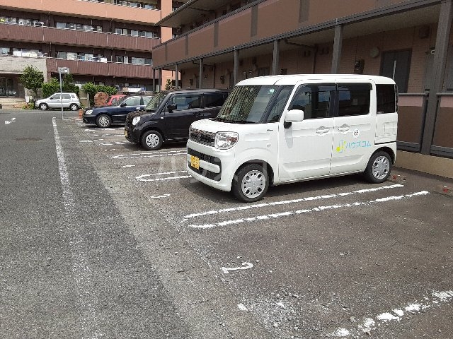 2/3 駐車場