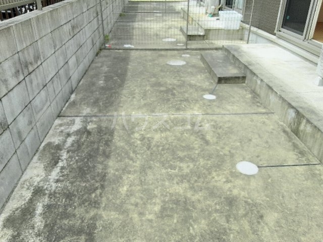 23/30 駐車場