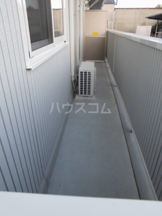 13/18 バルコニー