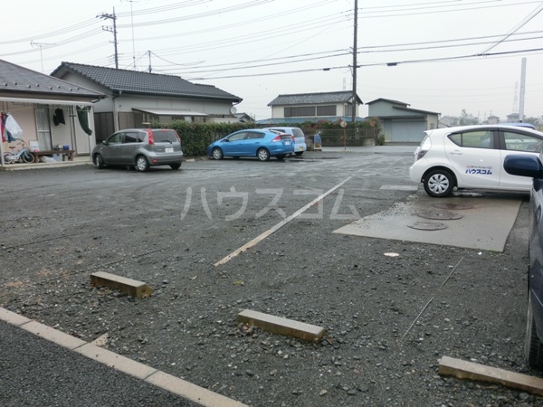 13/19 駐車場
