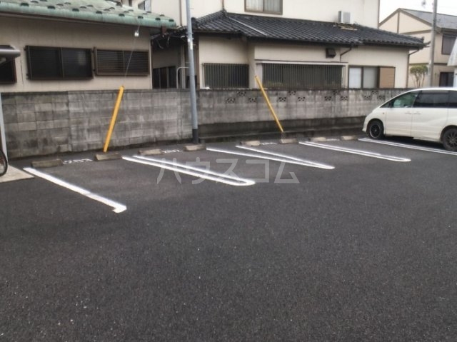 2/3 駐車場