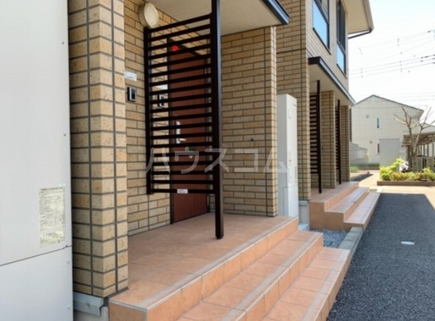 21/30 エントランス