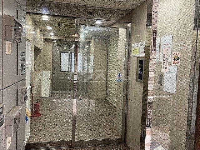 28/30 エントランス