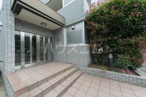 15/19 エントランス