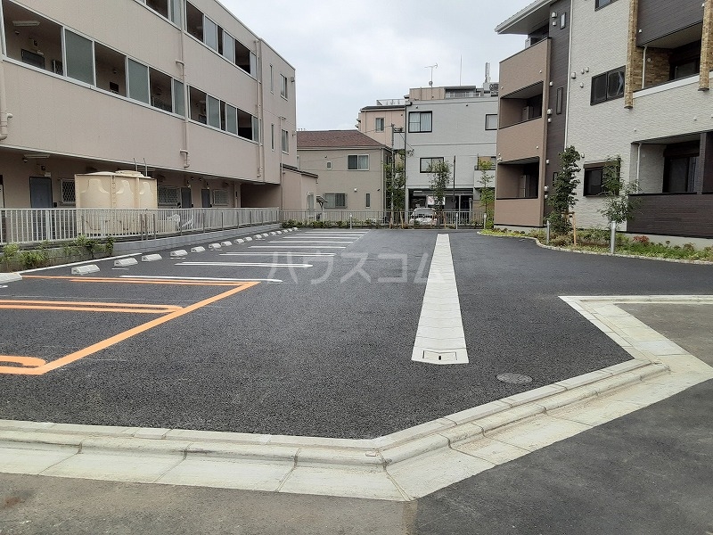 2/4 駐車場