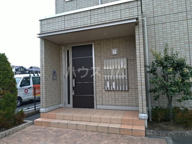 18/26 エントランス