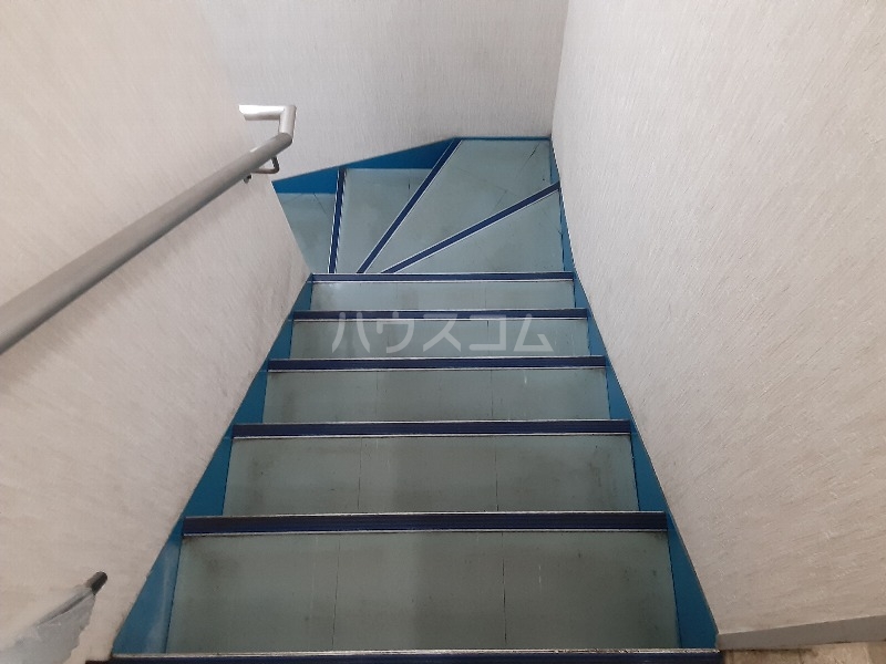 2/4 エントランス