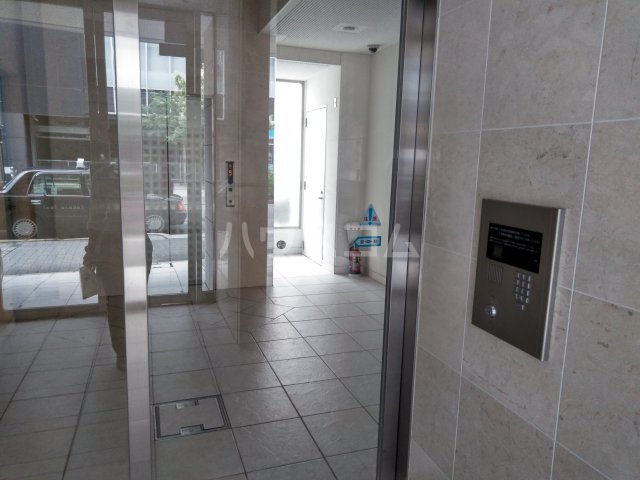 22/30 エントランス