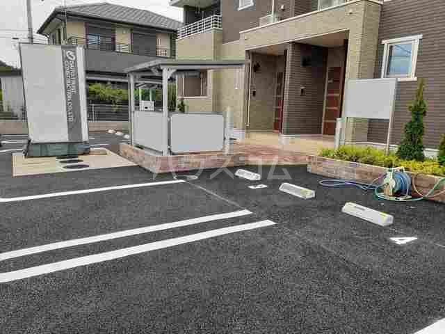 27/30 駐車場