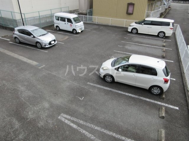 18/20 駐車場