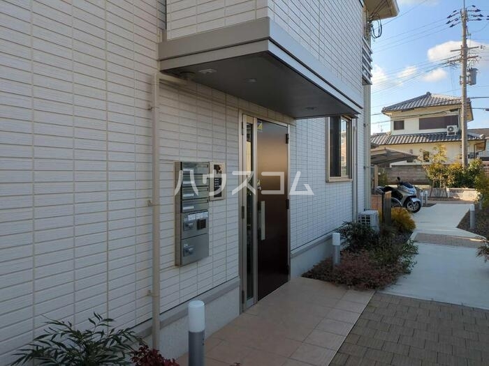 22/25 エントランス