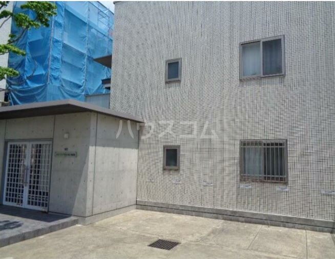 15/19 エントランス