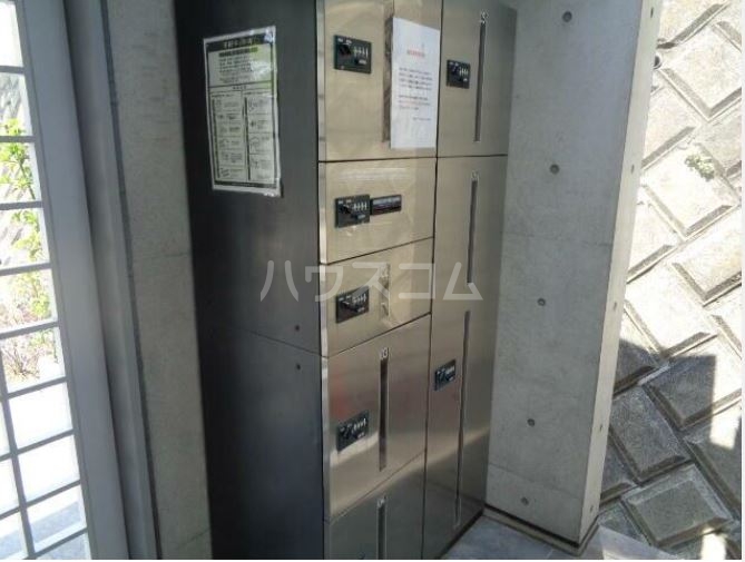 16/19 エントランス