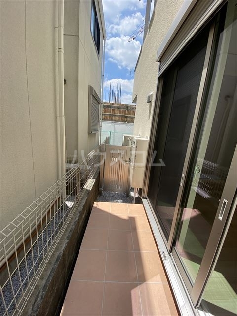 19/25 バルコニー