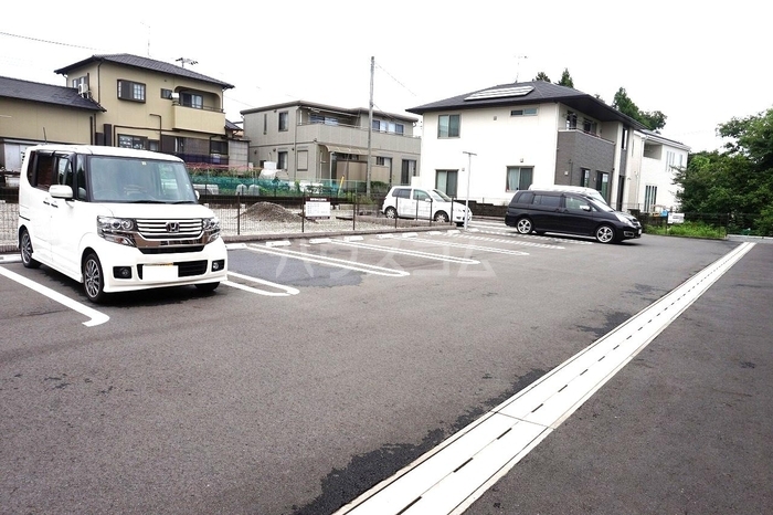 17/27 駐車場