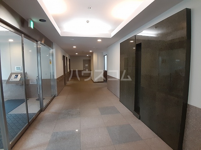 22/29 エントランス