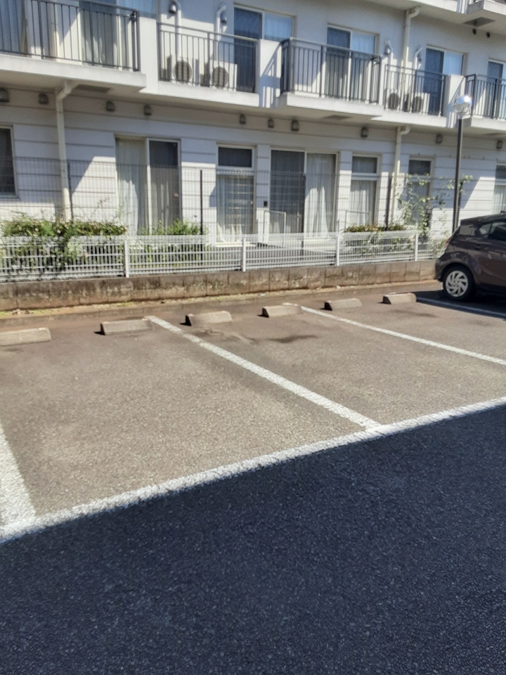 22/26 駐車場