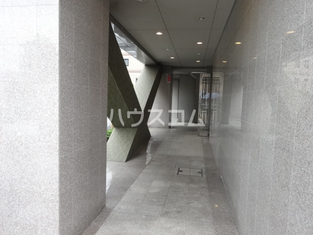 17/27 エントランス