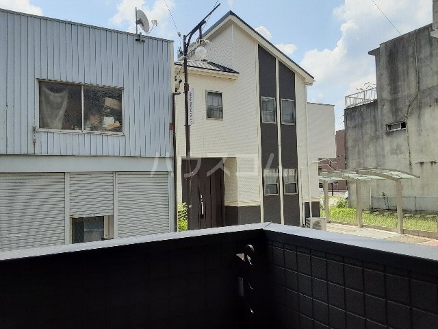 26/30 エントランス