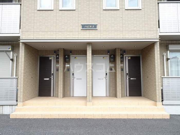 20/23 エントランス