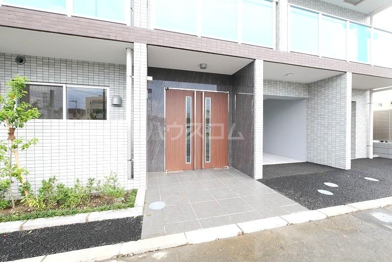 18/21 エントランス