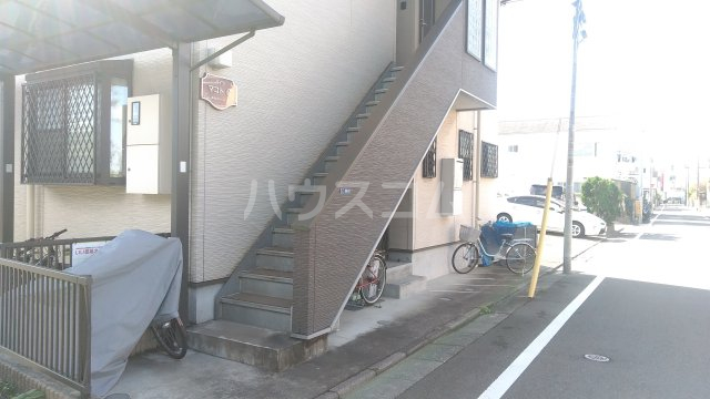 18/28 エントランス