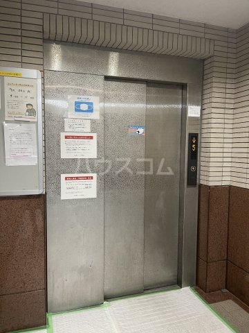 18/26 エントランス