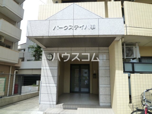27/30 エントランス