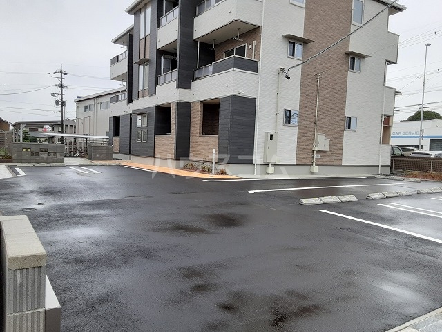 23/30 駐車場