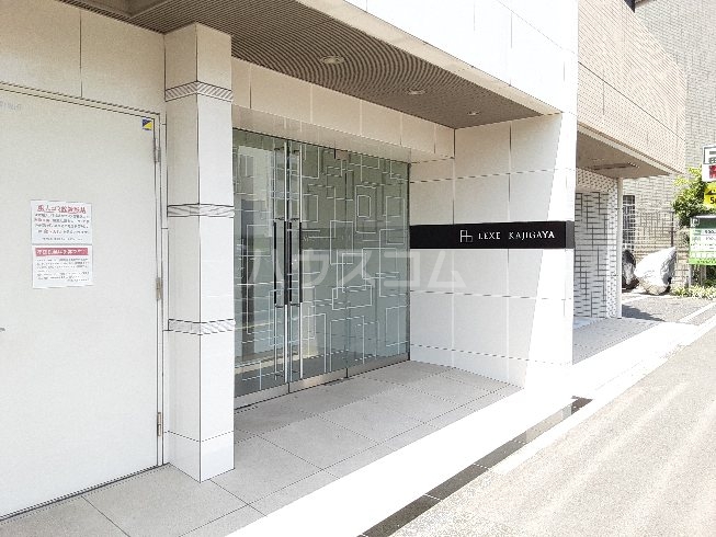 24/30 エントランス