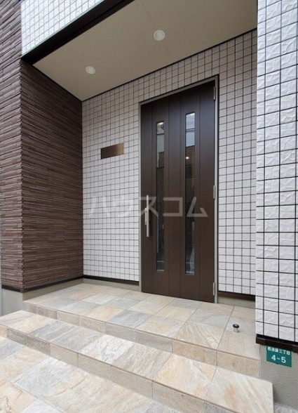 15/19 エントランス