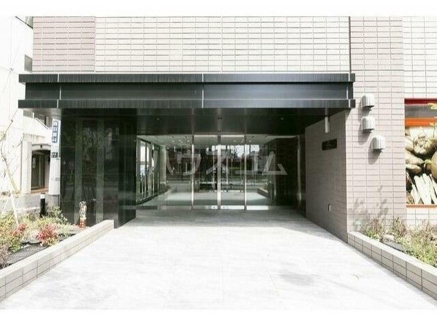 16/25 エントランス