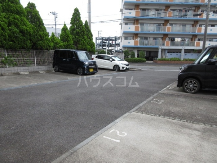 18/29 駐車場