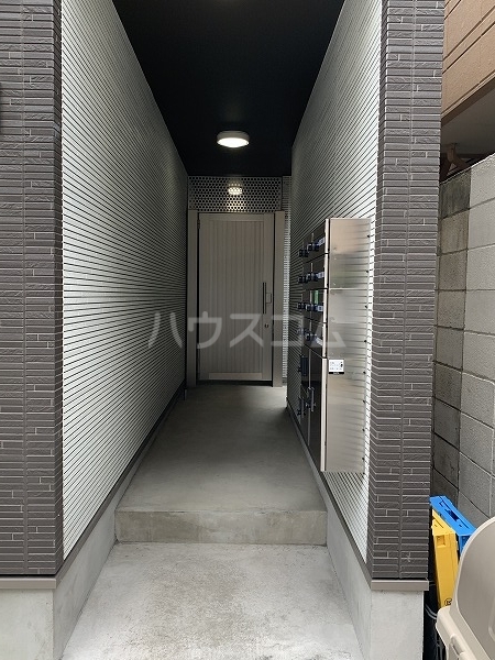 19/28 エントランス