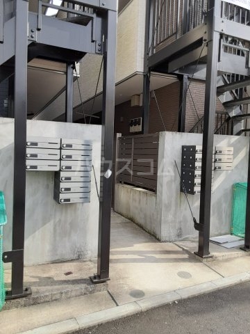 24/30 エントランス