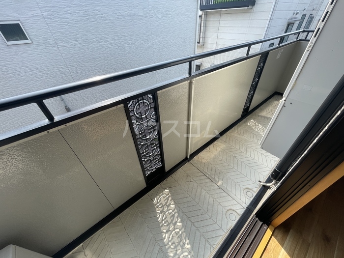 20/27 バルコニー