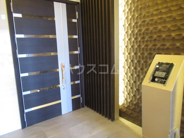 2/4 エントランス