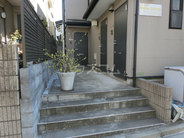 18/26 エントランス