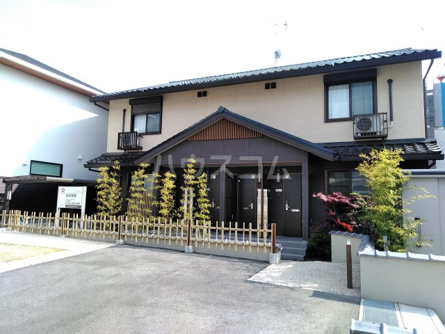 25/30 エントランス