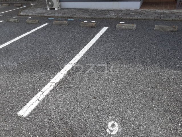 22/27 駐車場