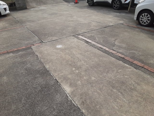 28/30 駐車場
