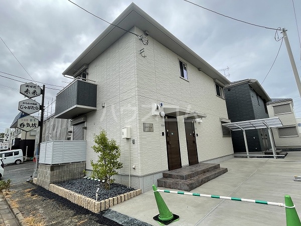 19/27 エントランス