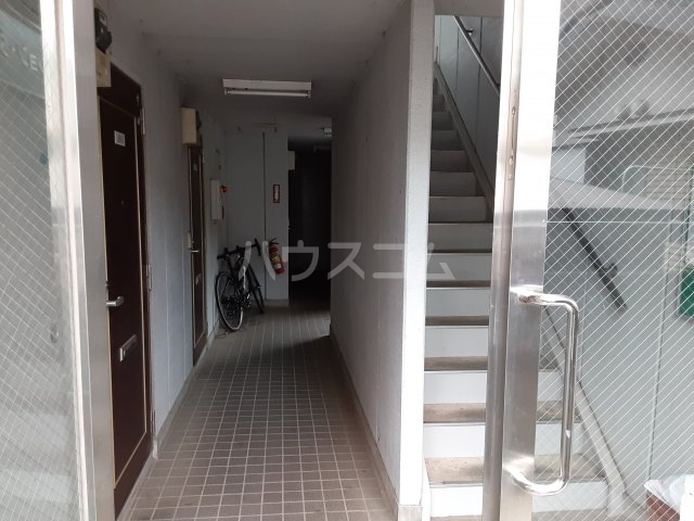 17/27 エントランス