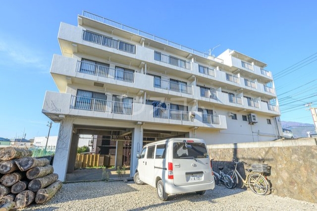 15/22 エントランス